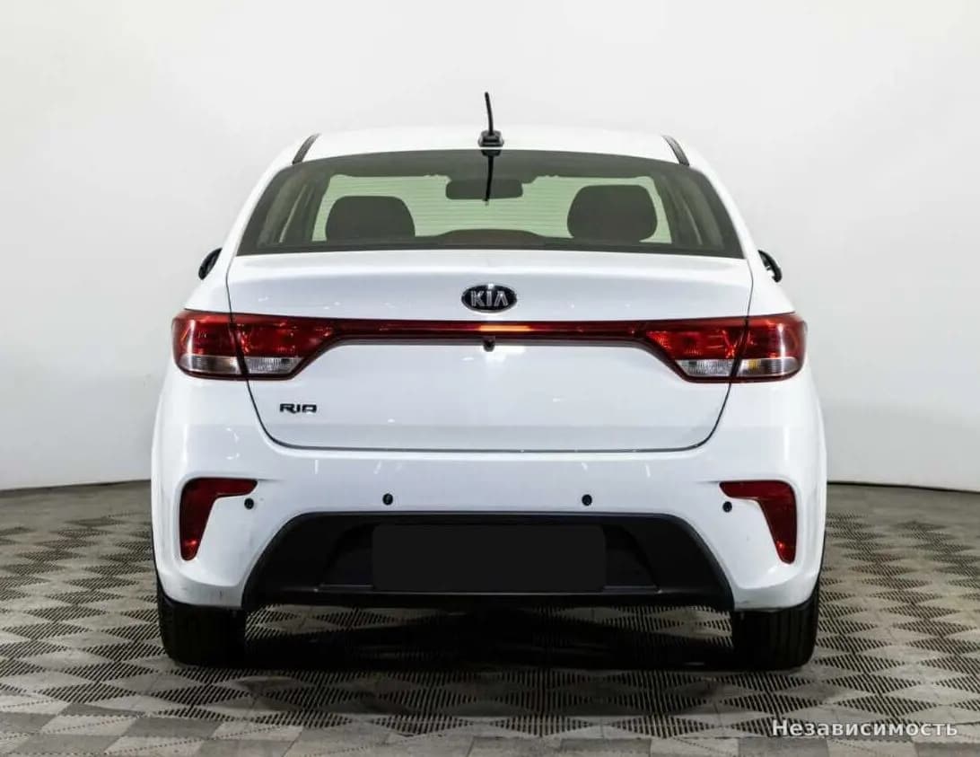 KIA Rio 2017 с пробегом — фото 6