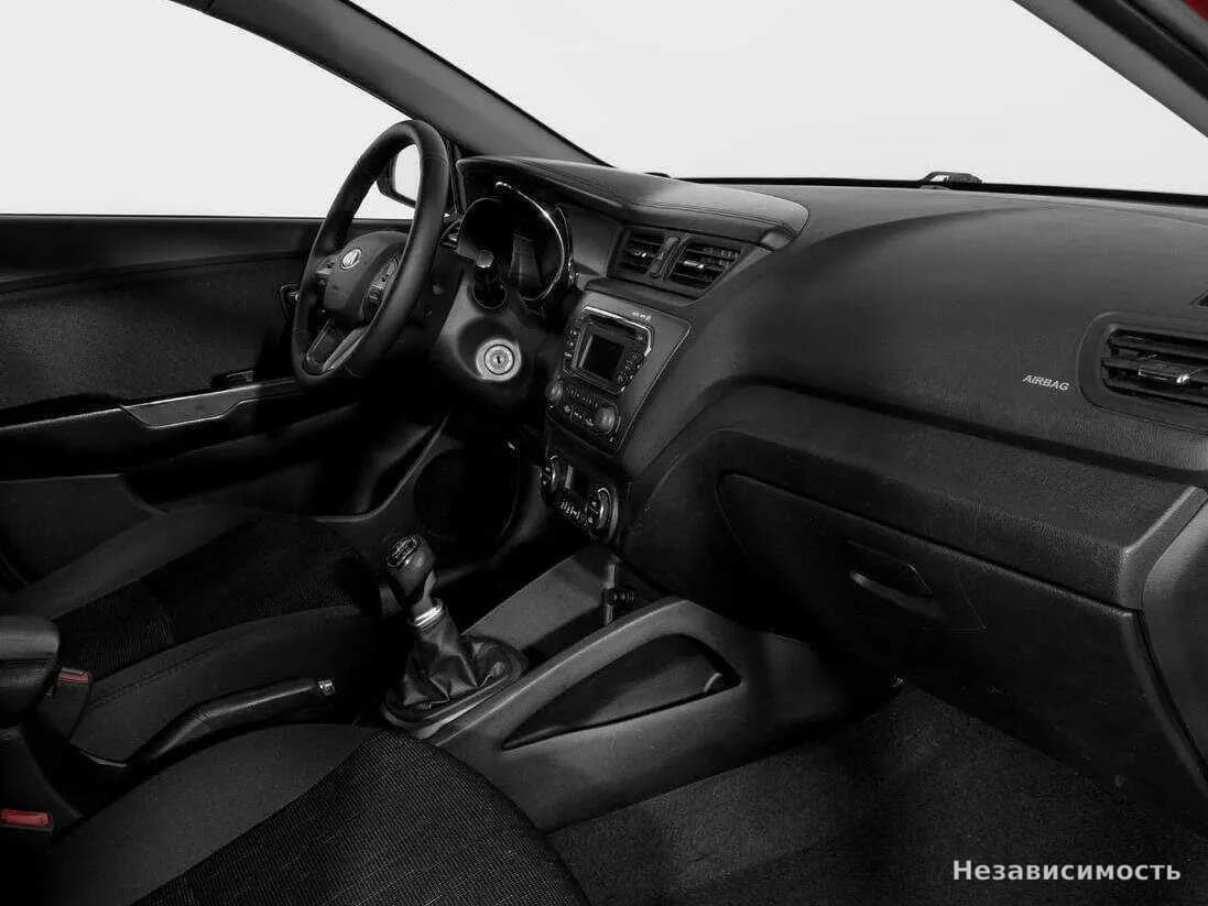 KIA Rio 2013 с пробегом — фото 9
