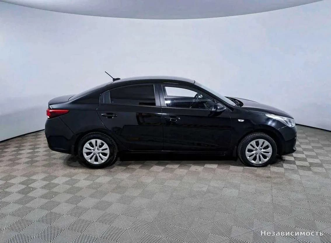 KIA Rio 2017 с пробегом — фото 4