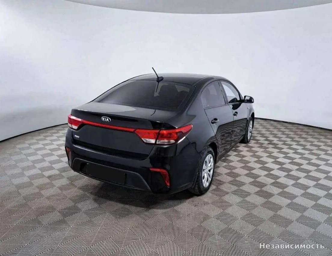 KIA Rio 2017 с пробегом — фото 5