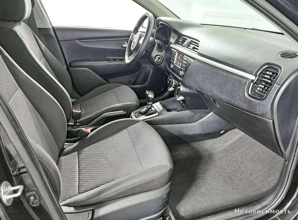 KIA Rio 2017 с пробегом — фото 9