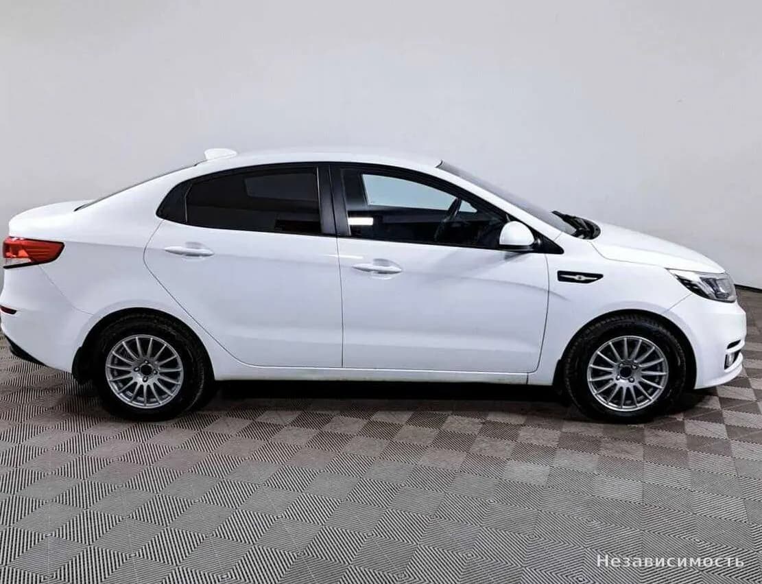 KIA Rio 2017 с пробегом — фото 4