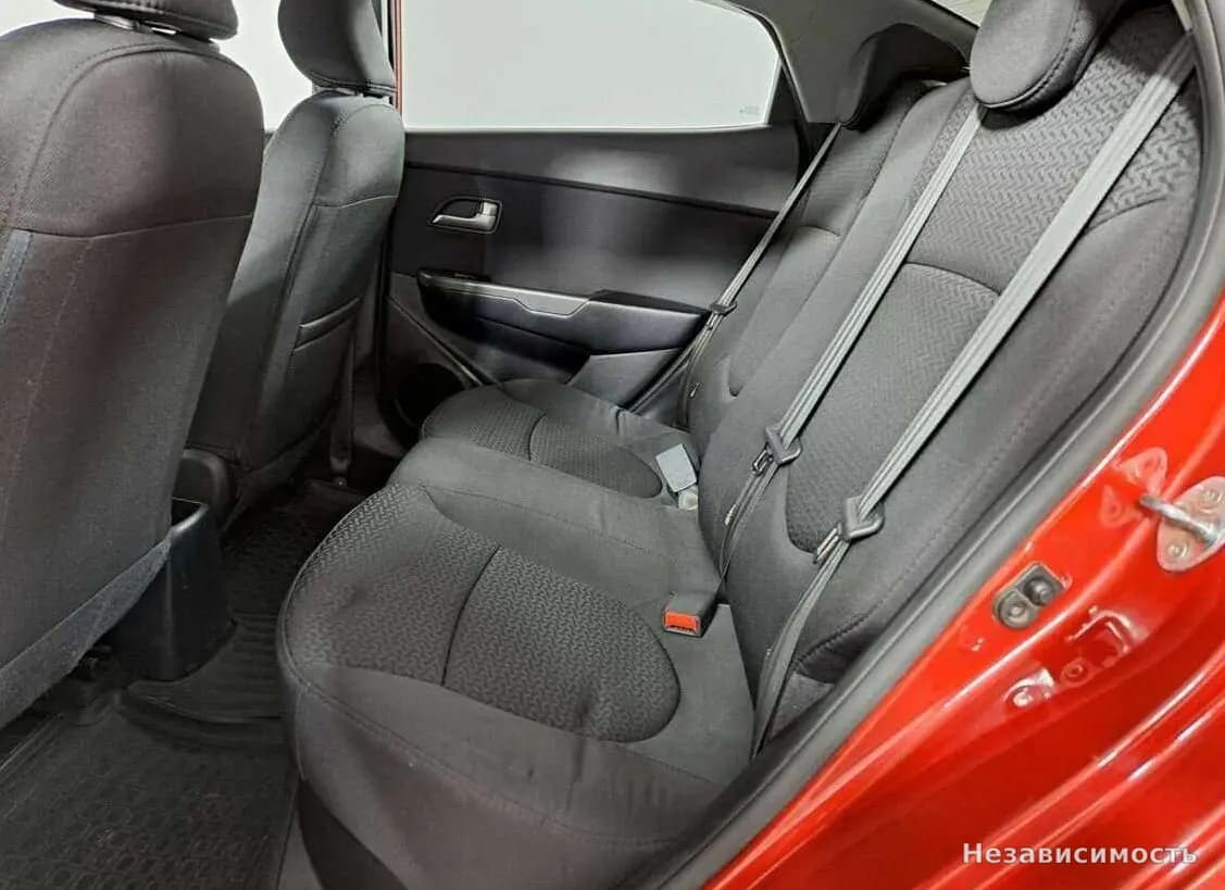 KIA Rio 2015 с пробегом — фото 10