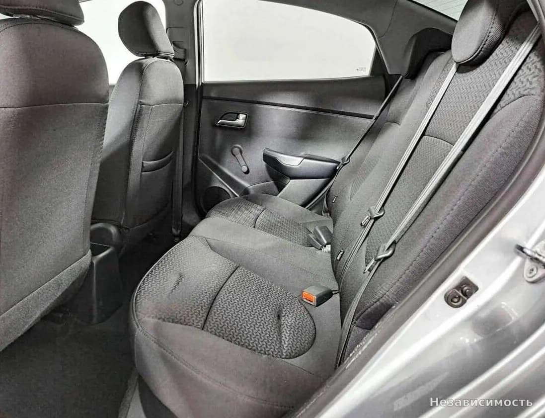KIA Rio 2015 с пробегом — фото 10
