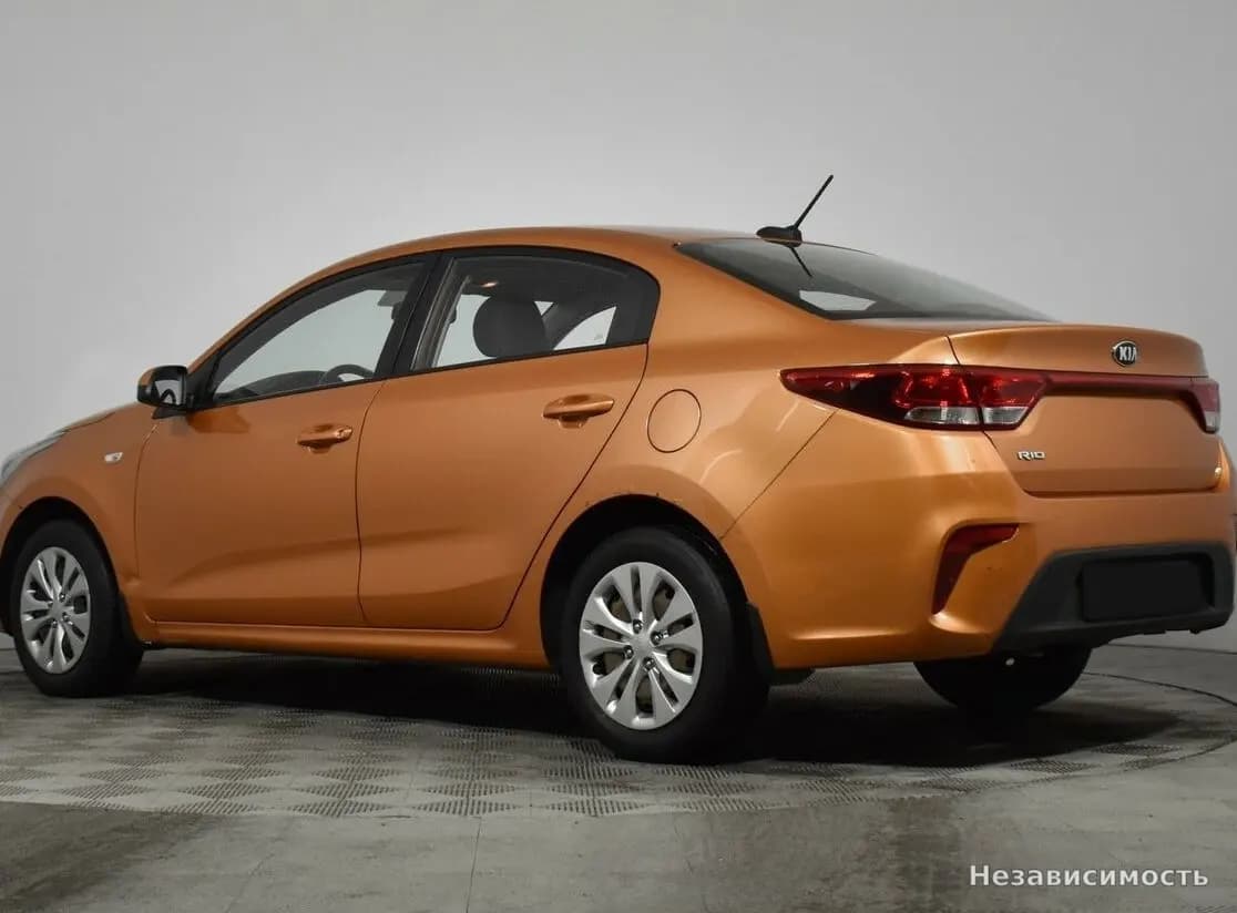 KIA Rio 2017 с пробегом — фото 7