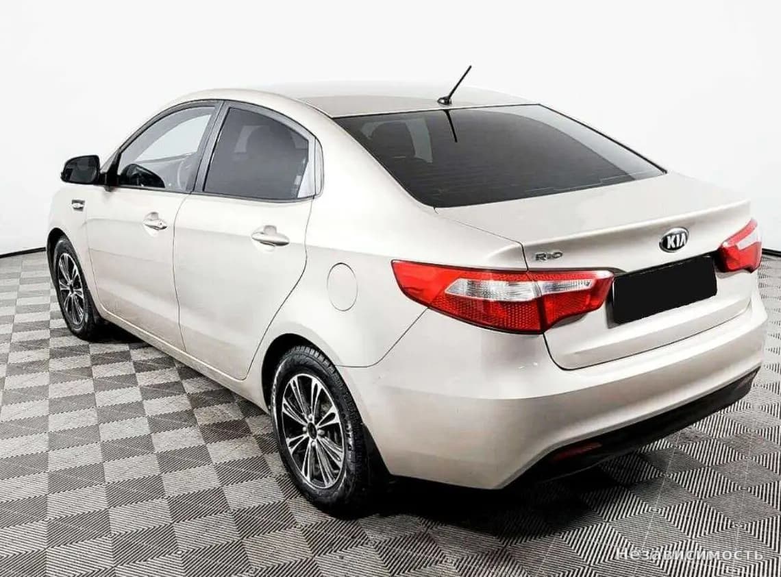 KIA Rio 2013 с пробегом — фото 7