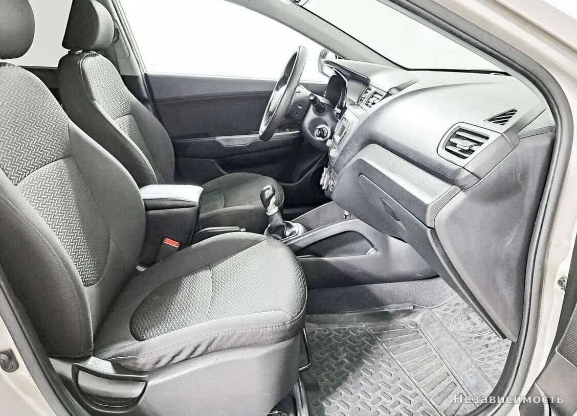KIA Rio 2013 с пробегом — фото 9
