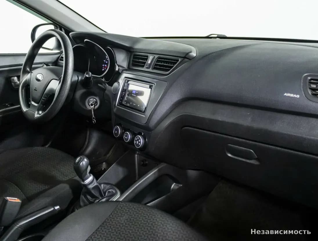 KIA Rio 2016 с пробегом — фото 9