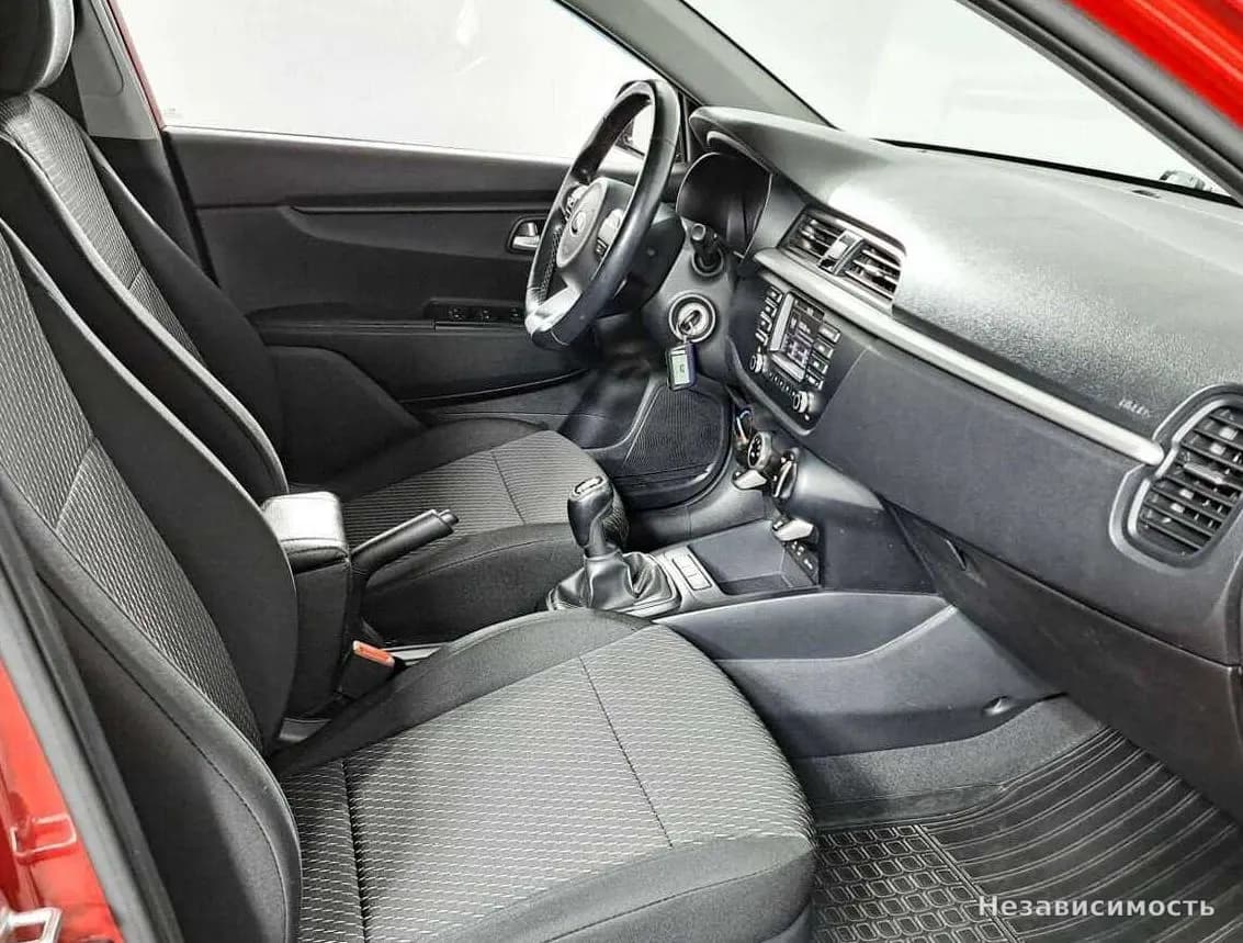KIA Rio 2018 с пробегом — фото 7