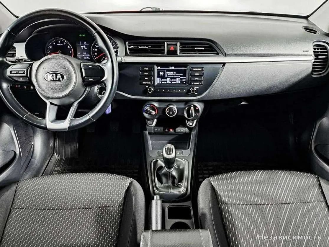 KIA Rio 2018 с пробегом — фото 10
