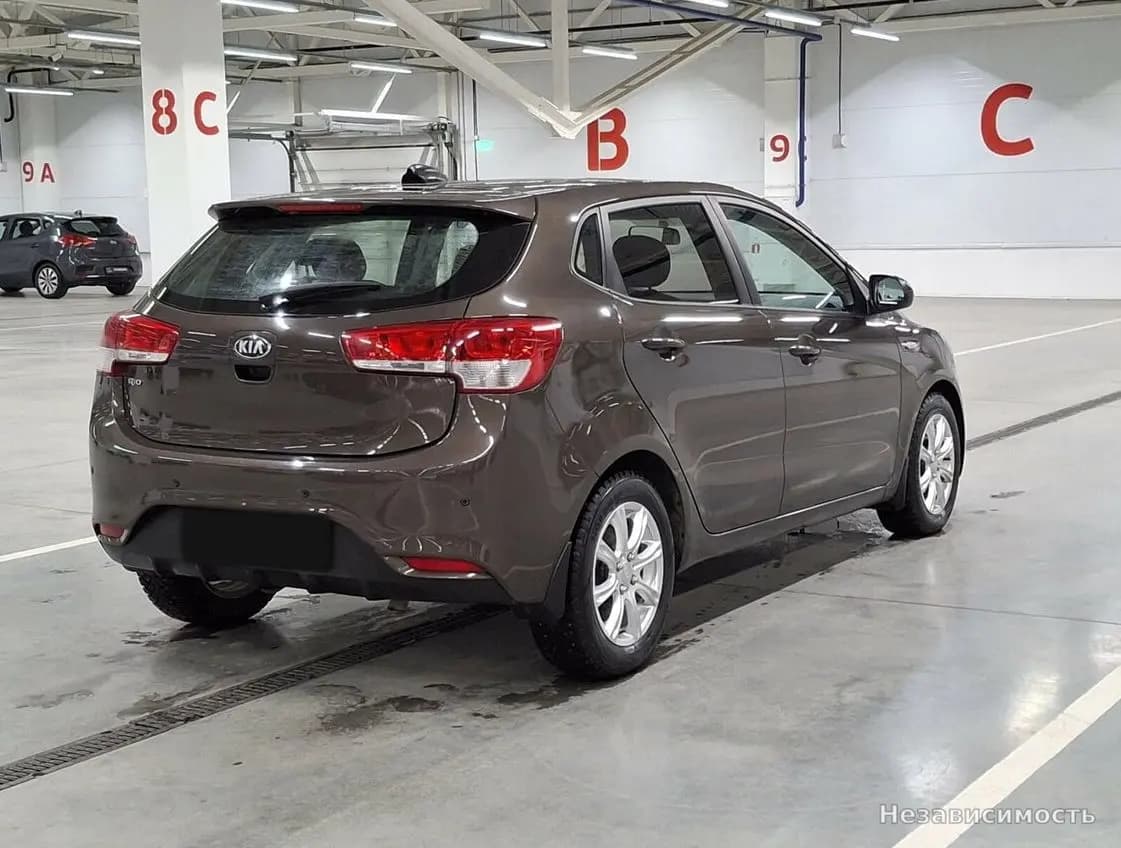 KIA Rio 2017 с пробегом — фото 5