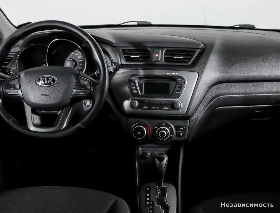 KIA Rio 2015 с пробегом — фото 9
