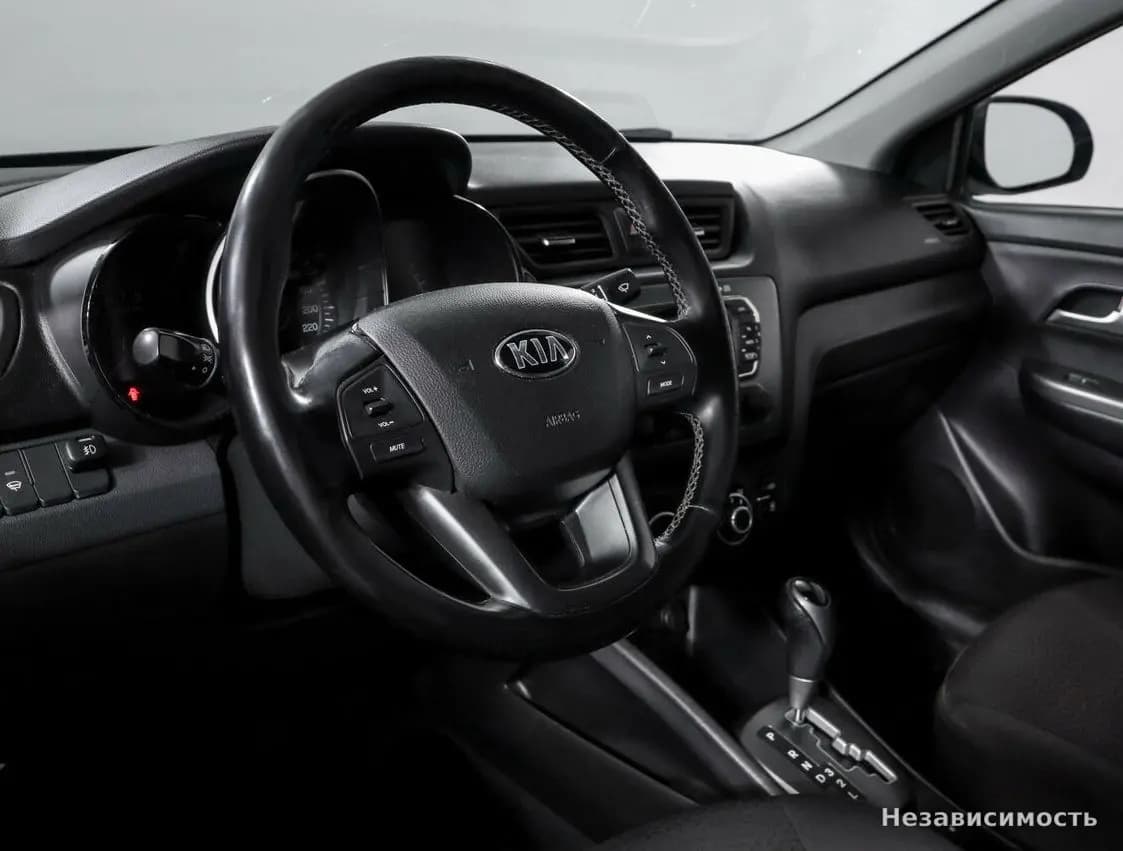 KIA Rio 2015 с пробегом — фото 10