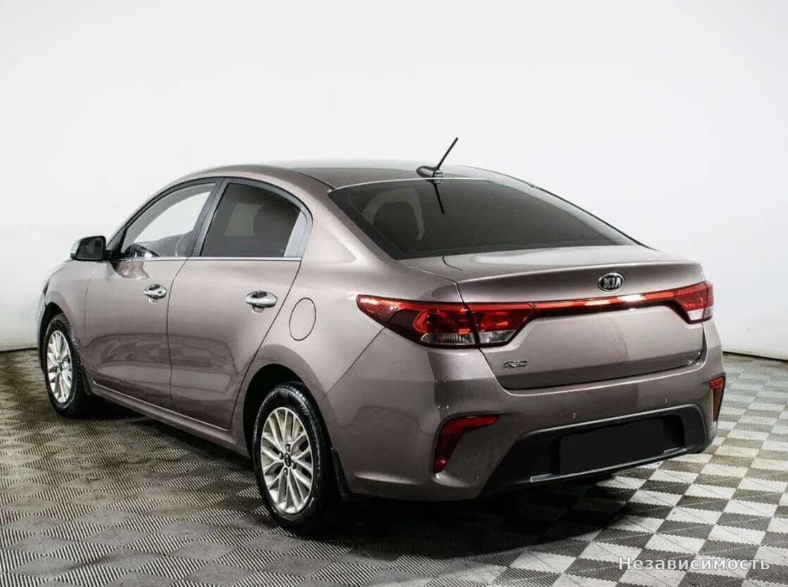KIA Rio 2017 с пробегом — фото 6