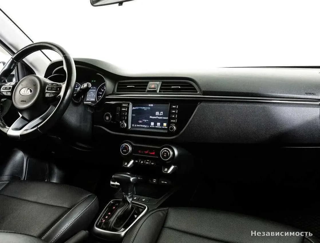 KIA Rio 2018 с пробегом — фото 9