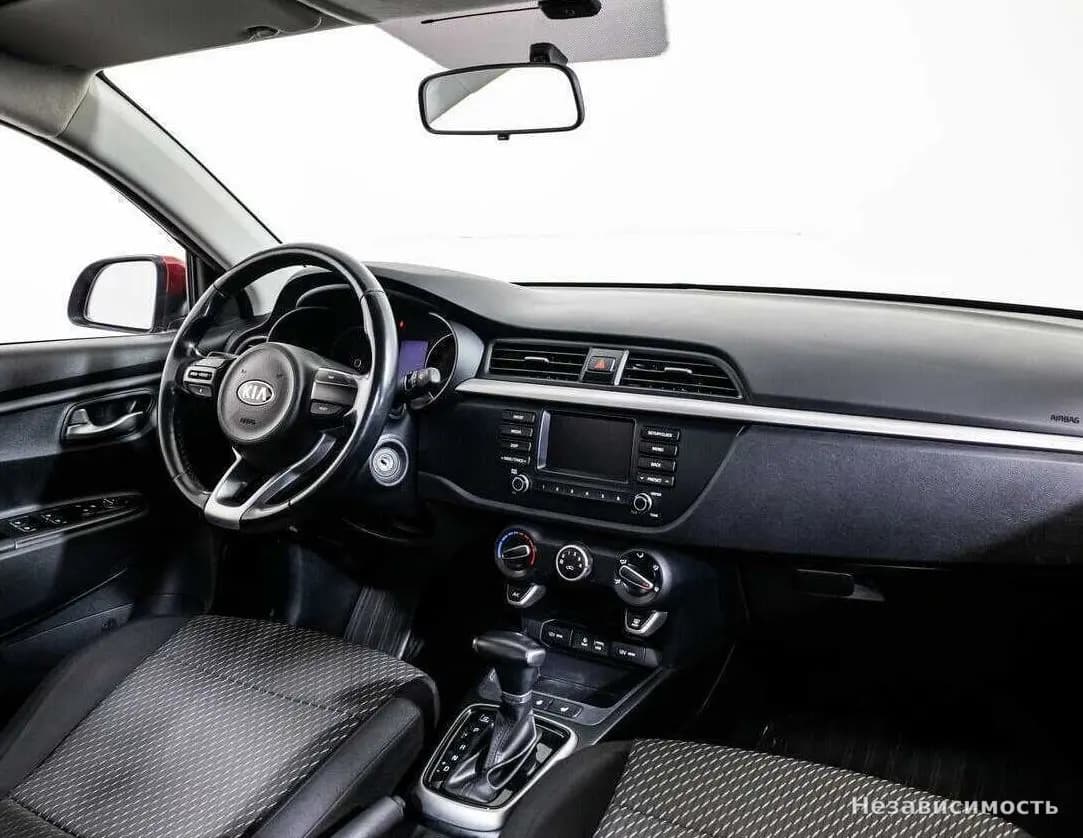 KIA Rio 2017 с пробегом — фото 9