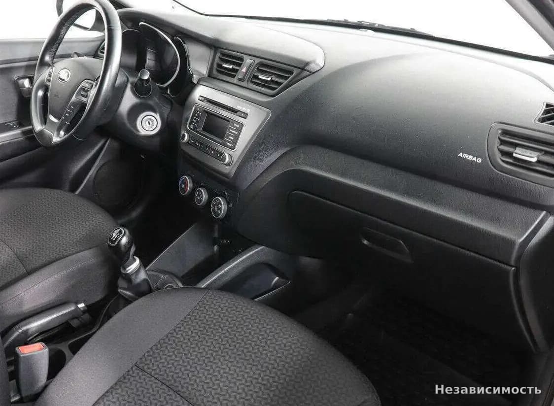KIA Rio 2016 с пробегом — фото 10