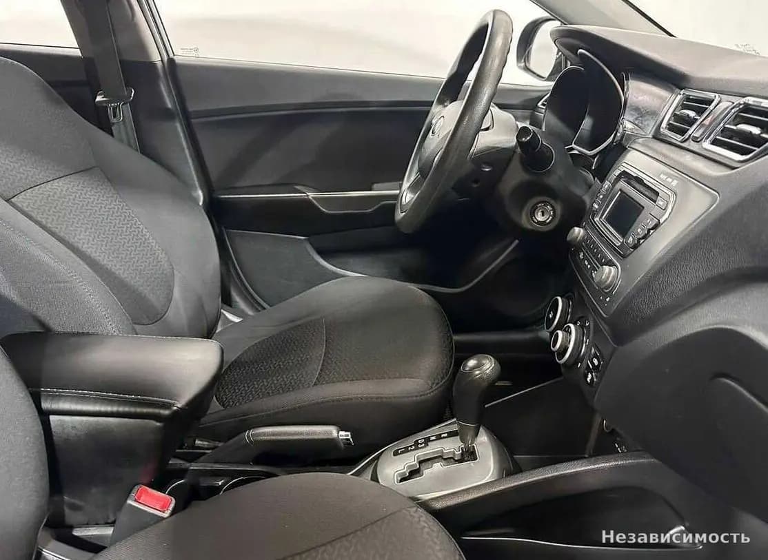 KIA Rio 2013 с пробегом — фото 9