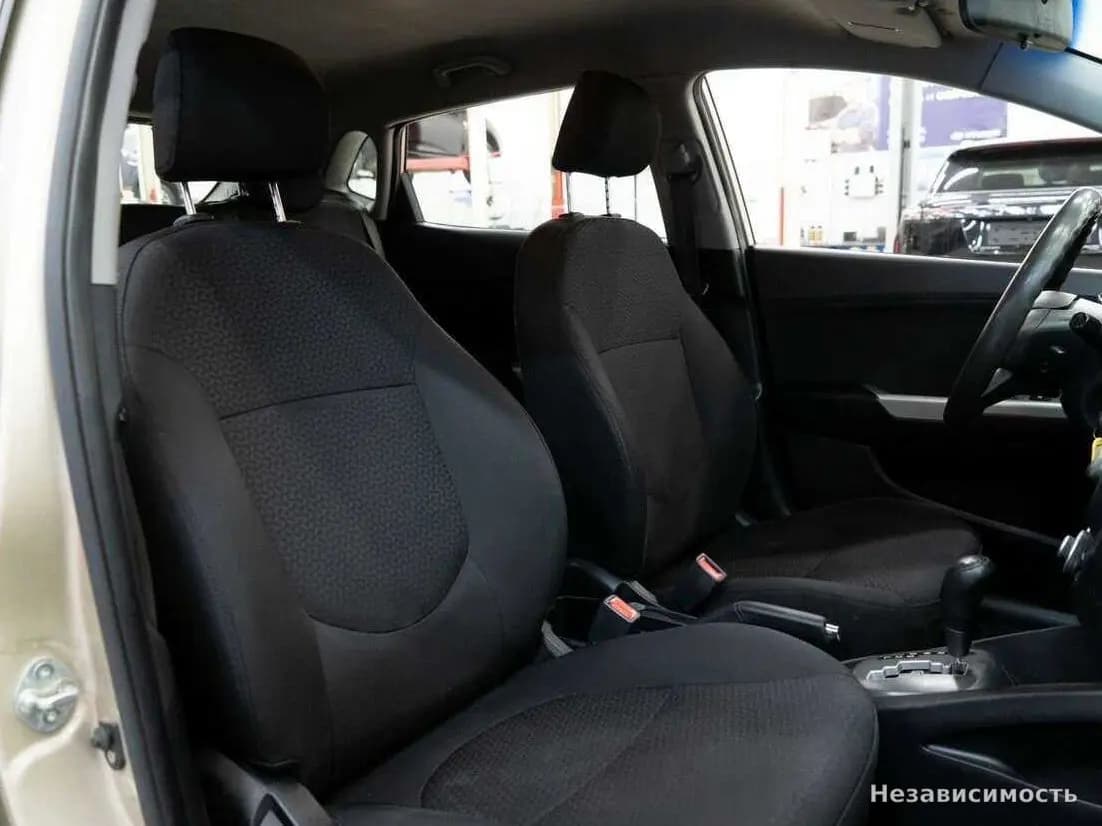 KIA Rio 2012 с пробегом — фото 8