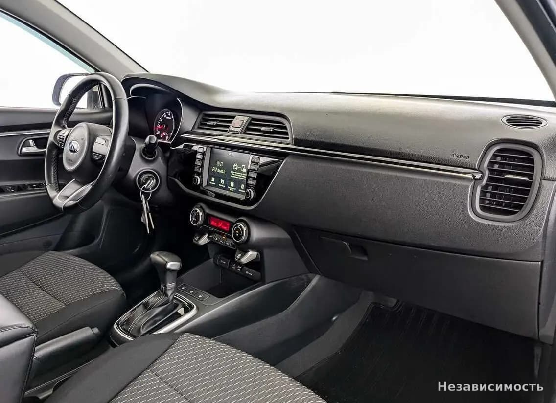 KIA Rio 2018 с пробегом — фото 9