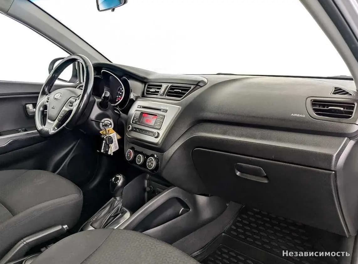 KIA Rio 2016 с пробегом — фото 9