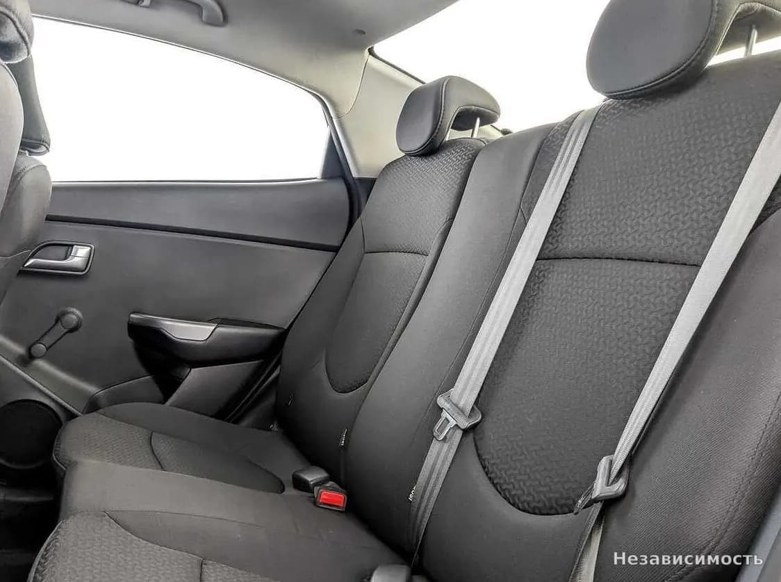 KIA Rio 2016 с пробегом — фото 10