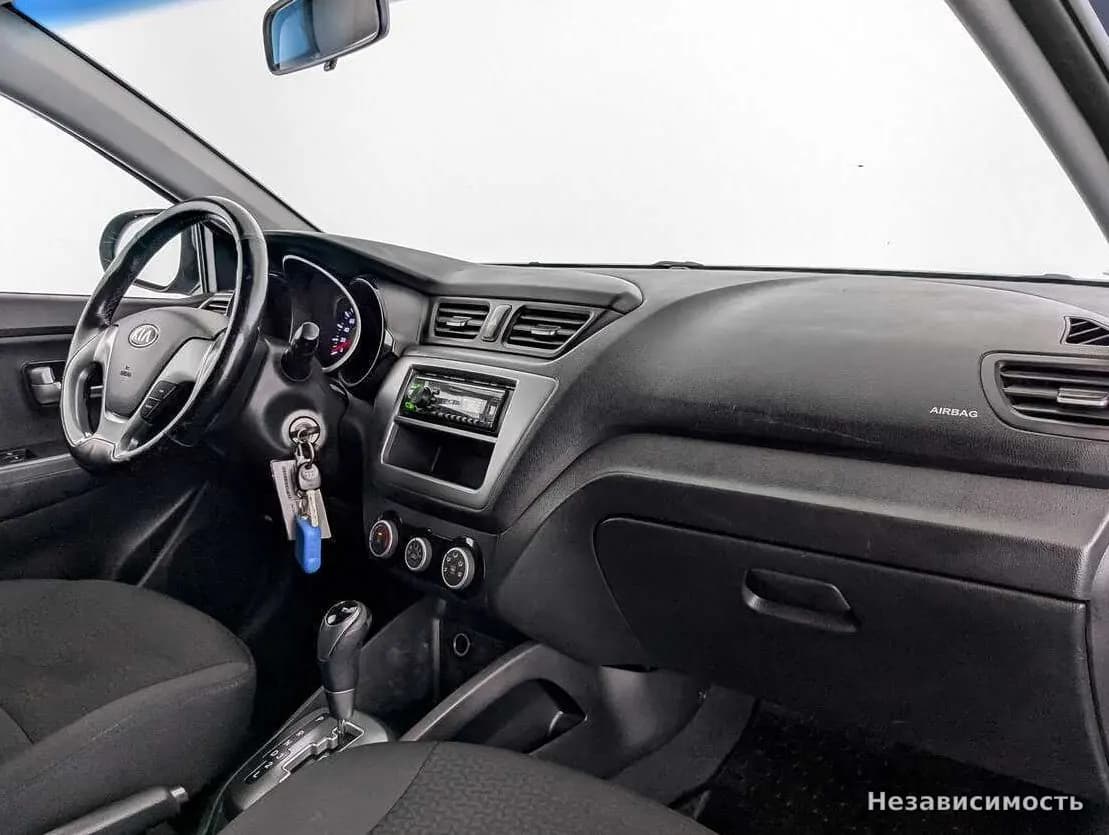 KIA Rio 2015 с пробегом — фото 9