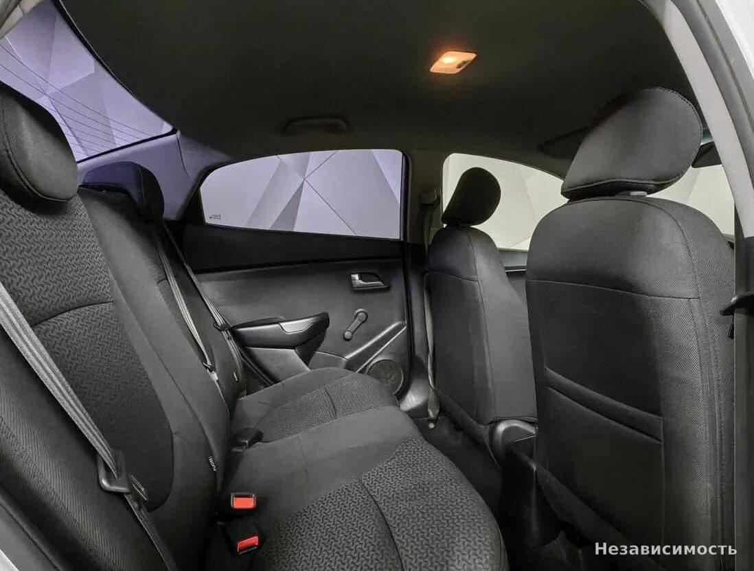 KIA Rio 2015 с пробегом — фото 10