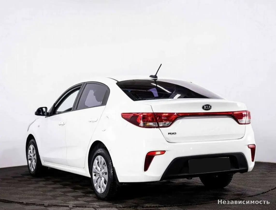 KIA Rio 2018 с пробегом — фото 4