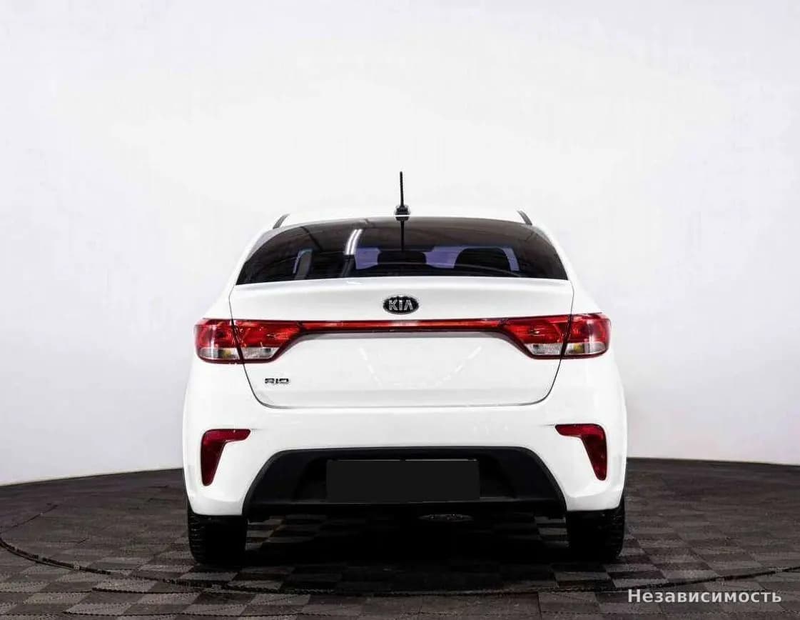 KIA Rio 2018 с пробегом — фото 5