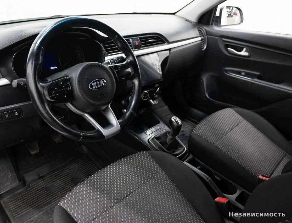 KIA Rio 2018 с пробегом — фото 7