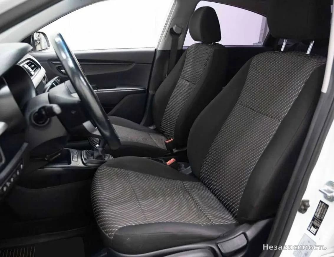 KIA Rio 2018 с пробегом — фото 8