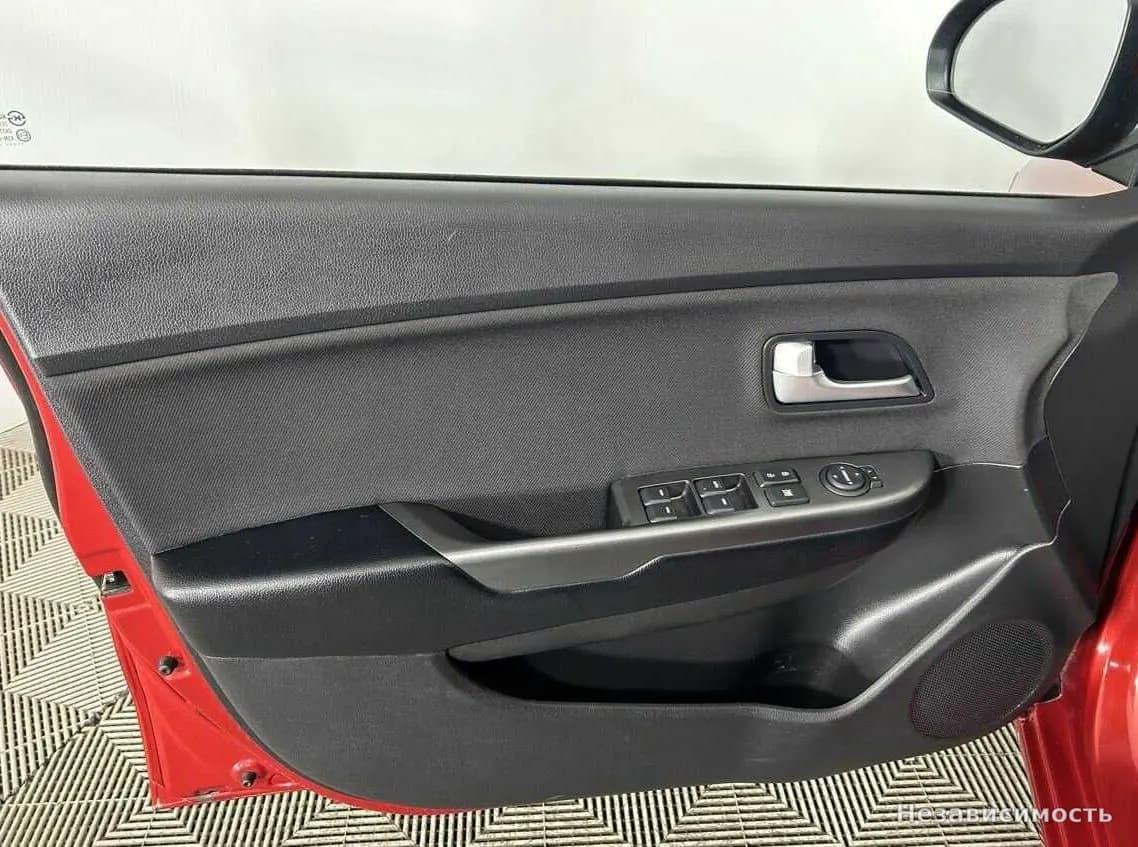 KIA Rio 2014 с пробегом — фото 7