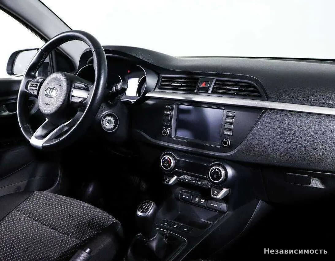 KIA Rio 2018 с пробегом — фото 9