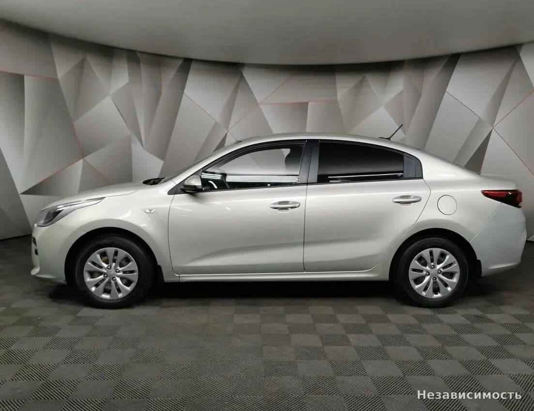 KIA Rio 2018 с пробегом — фото 5