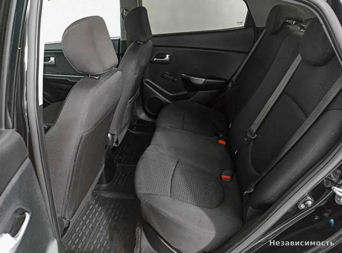 KIA Rio 2014 с пробегом — фото 10
