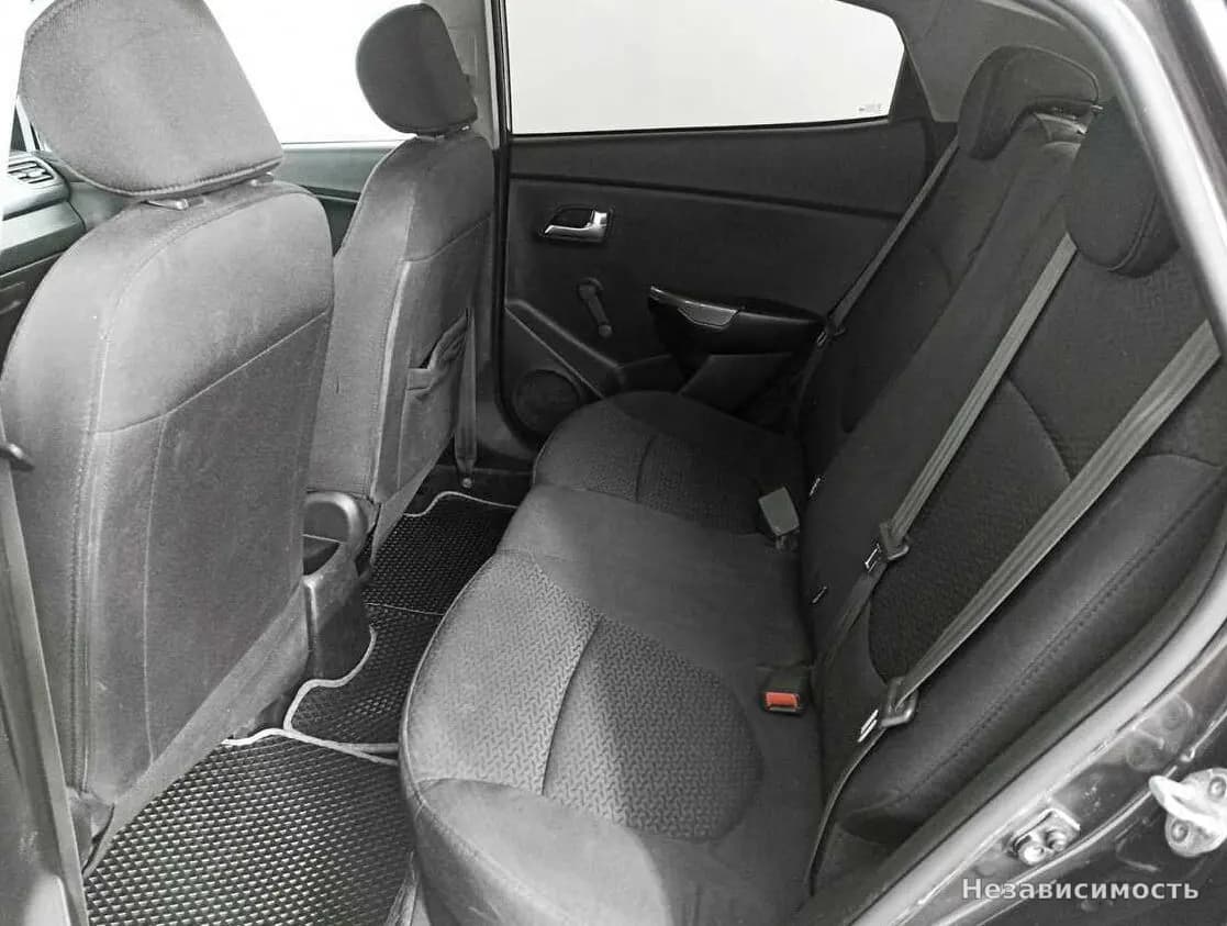 KIA Rio 2015 с пробегом — фото 10