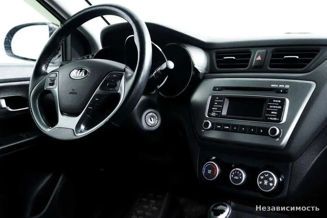 KIA Rio 2016 с пробегом — фото 9