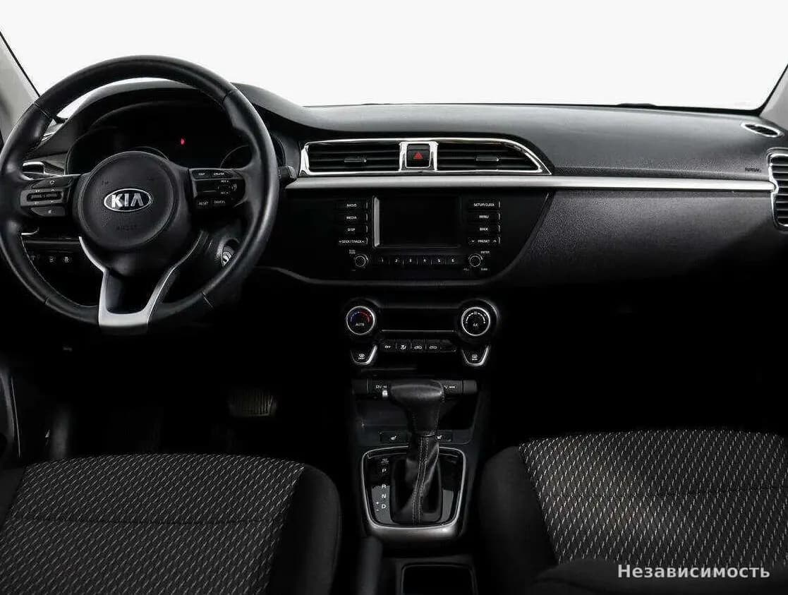 KIA Rio 2018 с пробегом — фото 10