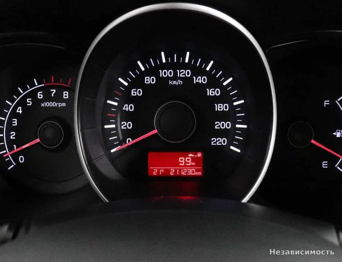 KIA Rio 2015 с пробегом — фото 10