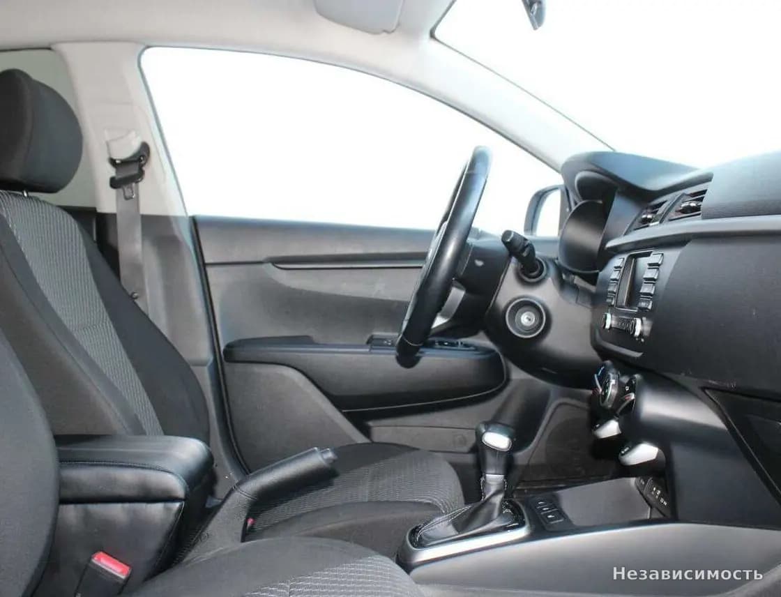 KIA Rio 2018 с пробегом — фото 9