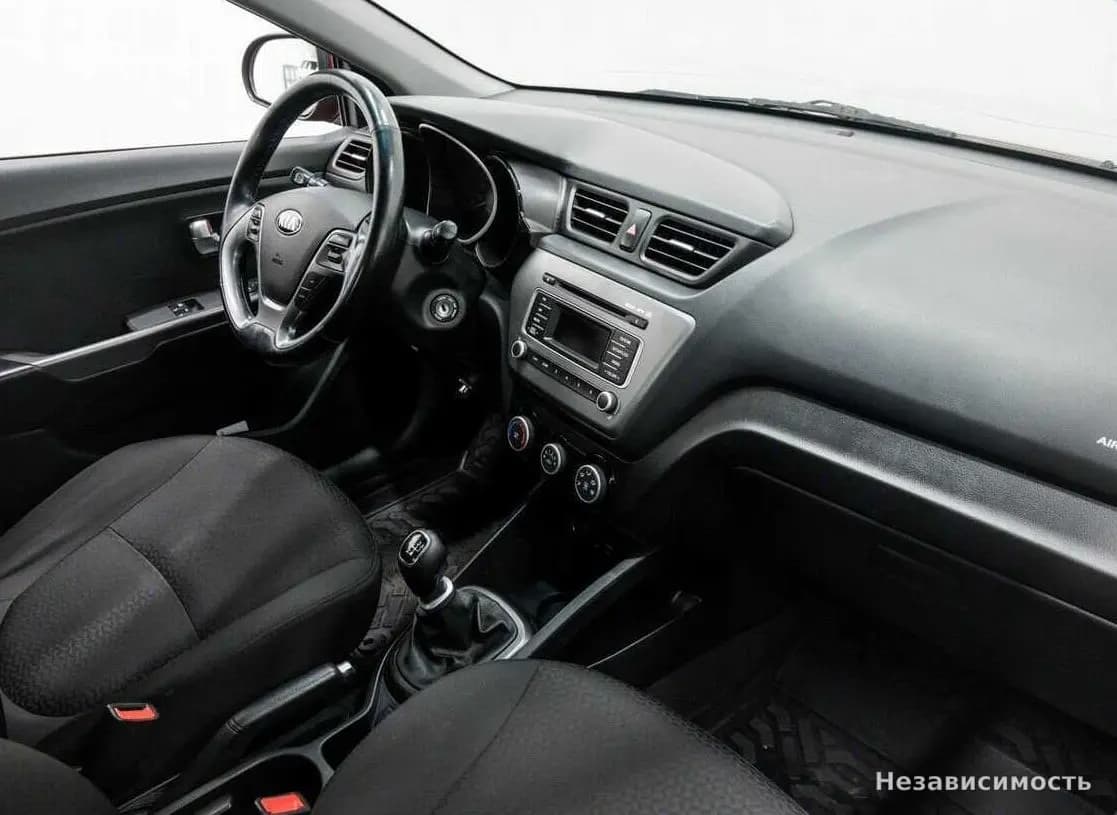 KIA Rio 2016 с пробегом — фото 7