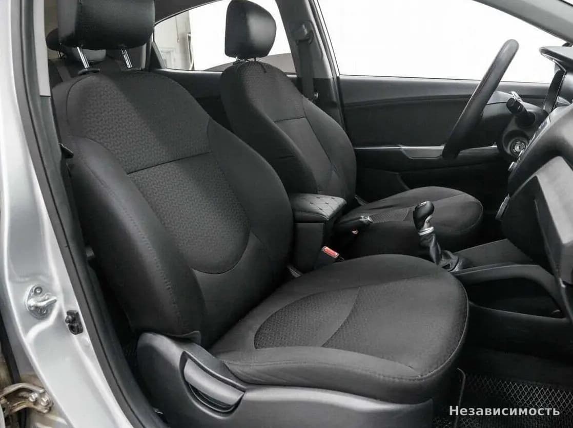 KIA Rio 2015 с пробегом — фото 9