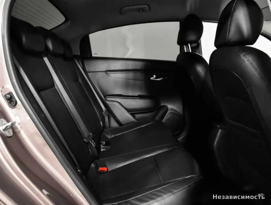 KIA Rio 2019 с пробегом — фото 10