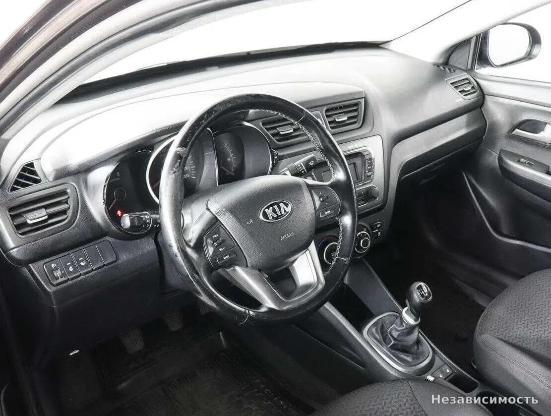 KIA Rio 2014 с пробегом — фото 9