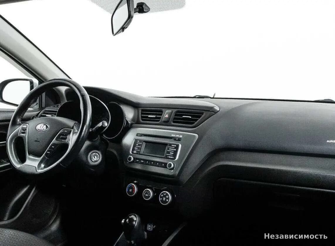 KIA Rio 2017 с пробегом — фото 9