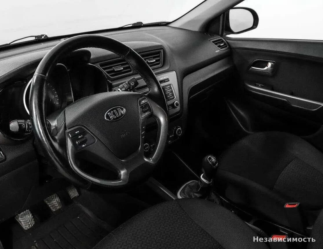 KIA Rio 2016 с пробегом — фото 9