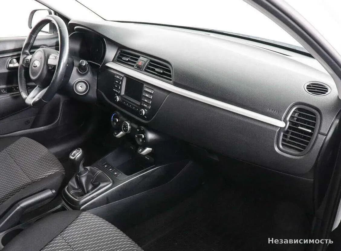 KIA Rio 2019 с пробегом — фото 10