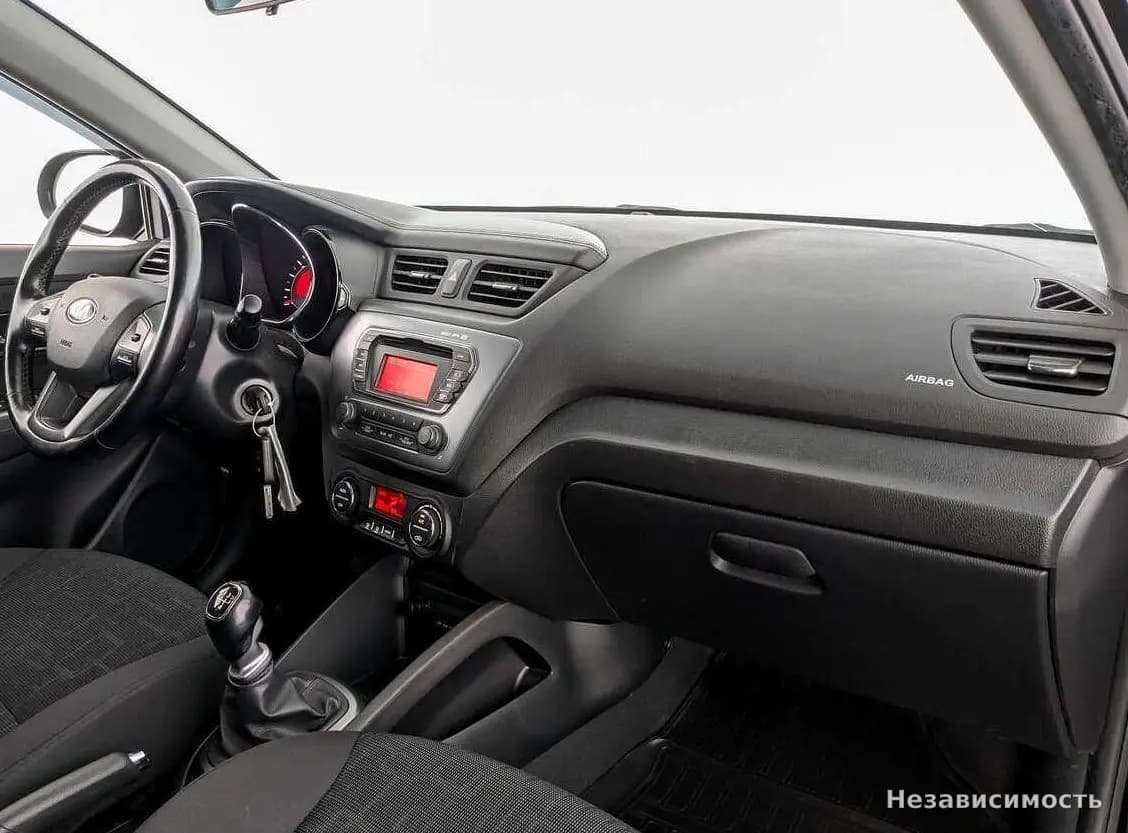 KIA Rio 2014 с пробегом — фото 9