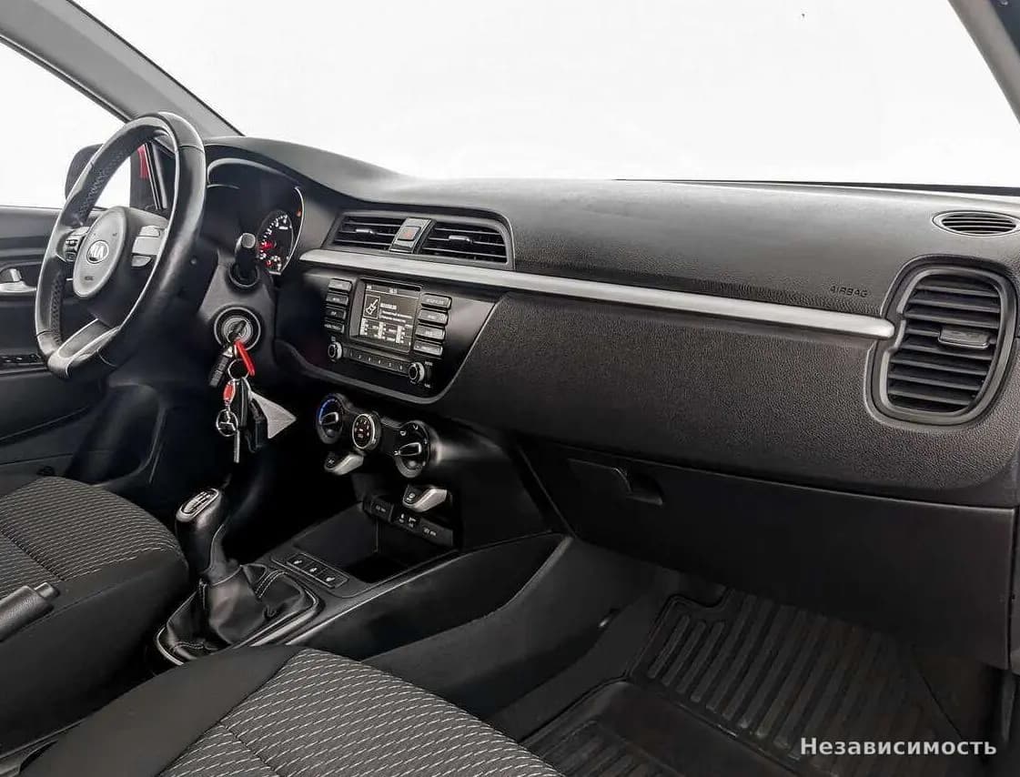 KIA Rio 2019 с пробегом — фото 9